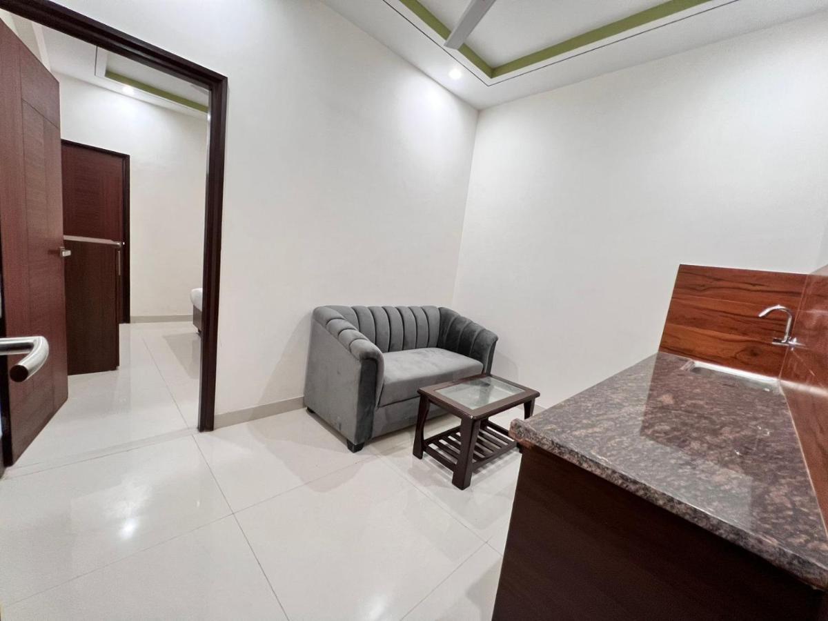 Hotel Hr Grand New Delhi
