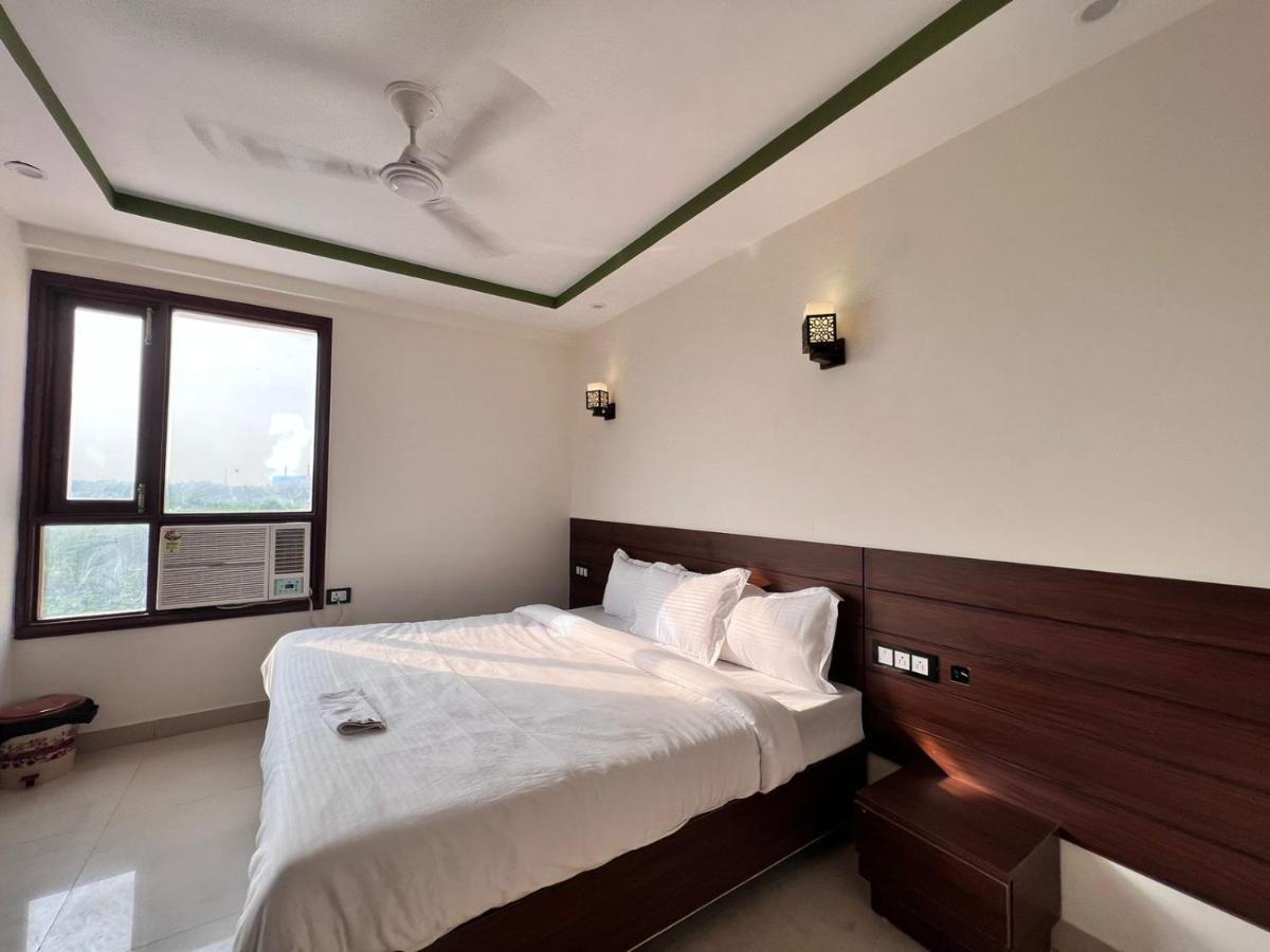 Hr Grand Hotel New Delhi