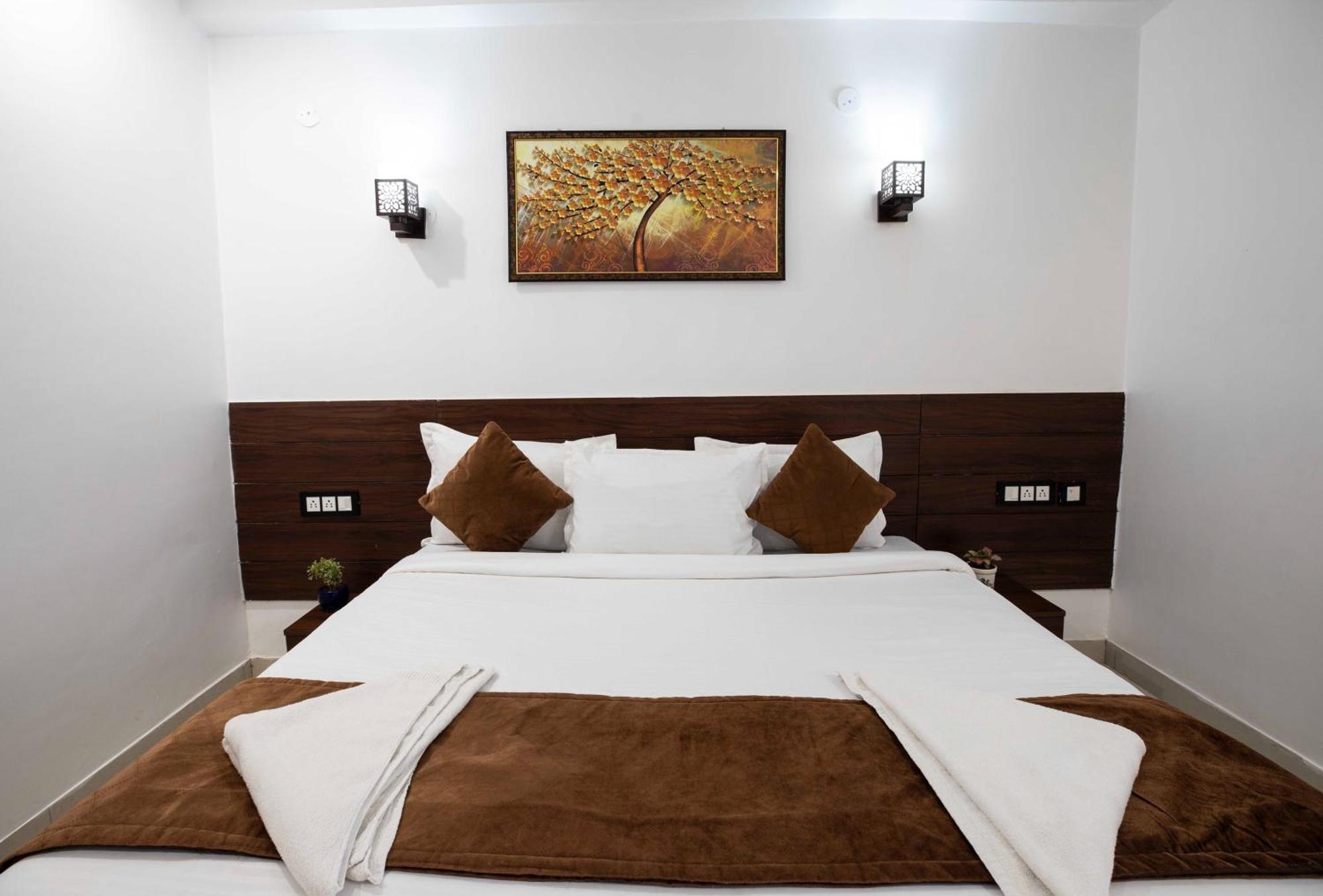Hr Grand New Delhi