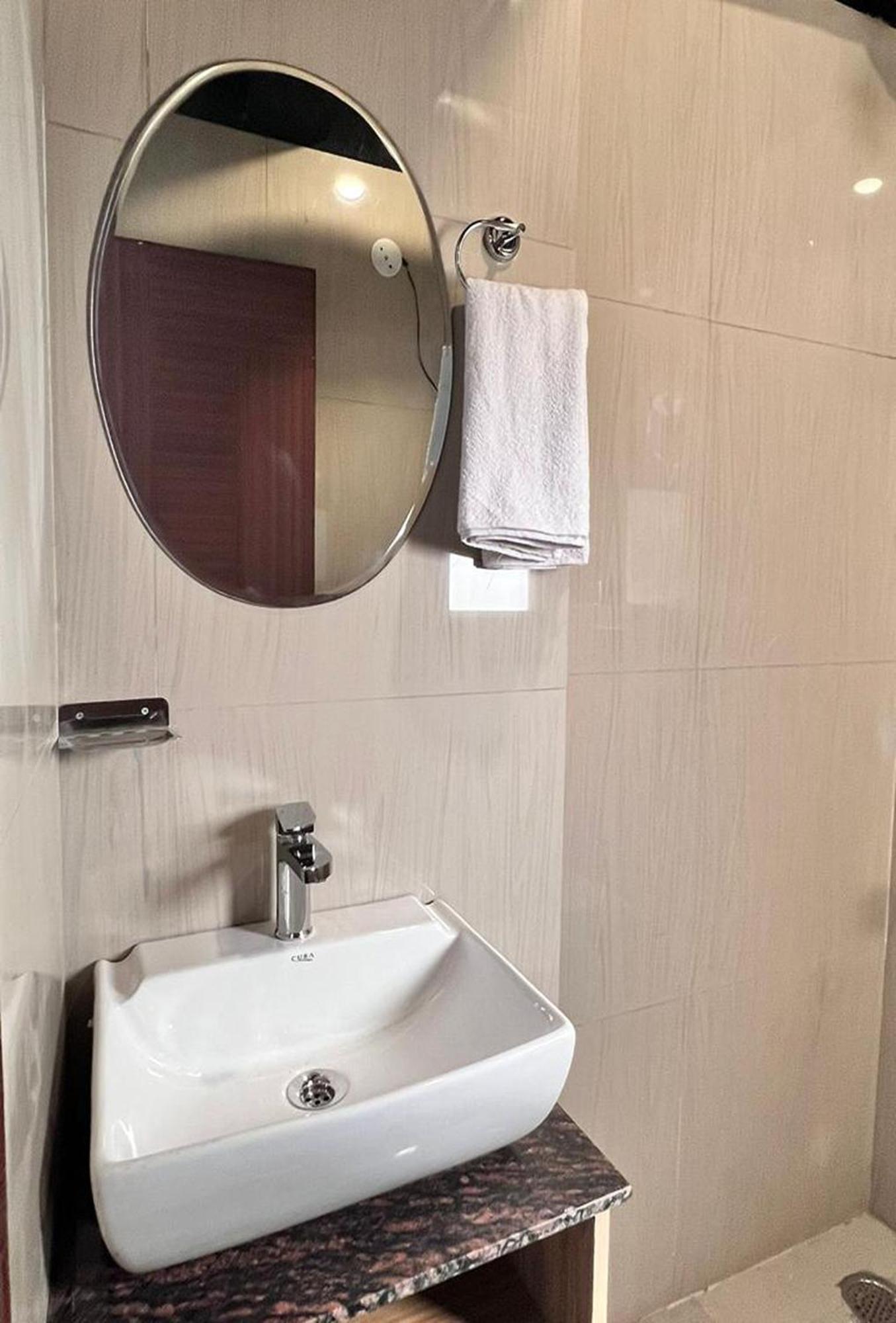 Hr Grand 3* New Delhi