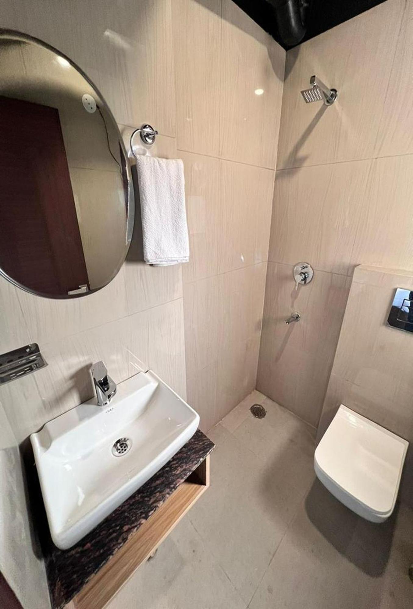 Hotel Hr Grand New Delhi