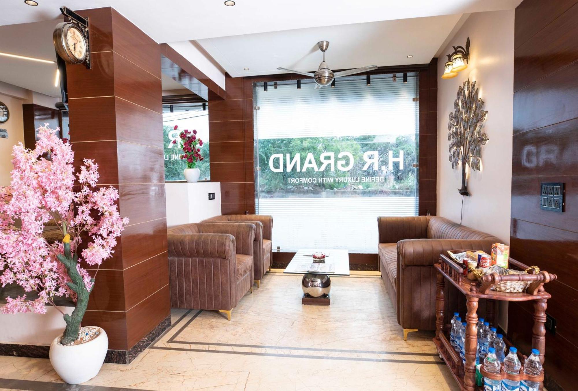 Hotel Hr Grand 3*